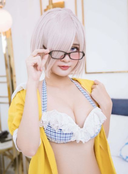 她美丽在线观看_720超清在线观看